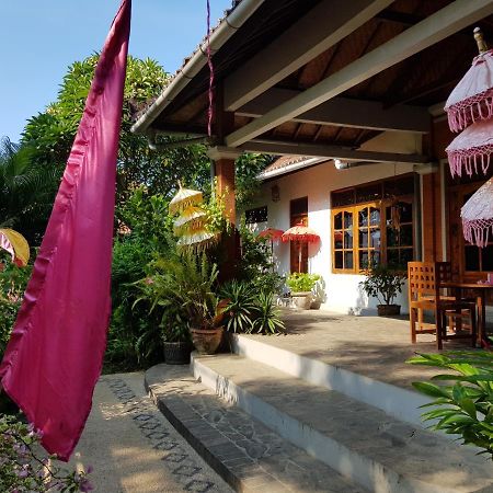 Villa Lumbalumba 러비나 외부 사진